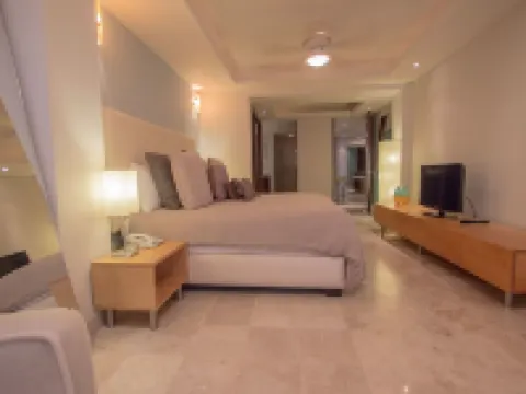 Perfect surfer getaway and family friendly beachfront condo Hoteles en Punta de Mita