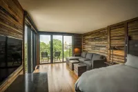 El Moore Lodge - balcony