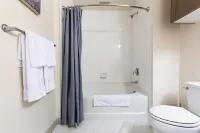 Downtown Camarillo*3 Resort like Pools*3 Fitness Ctrs*EVChargers*Gated*SelfChkIn