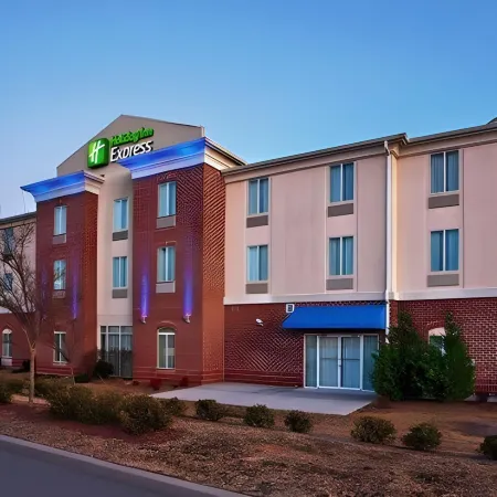 Holiday Inn Express & Suites BREMEN by IHG Отели в г. Харальсон