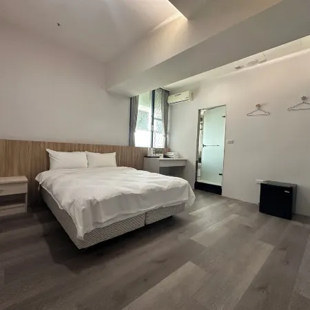 StarYi Hotel Отели рядом с достопримечательностью «Бейсбольное поле Цзяй»