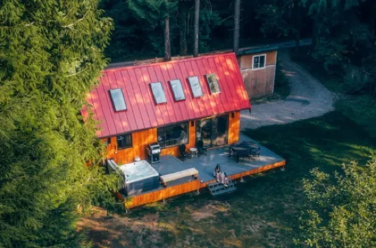 Ramblin' Rose Riverfront, Hot tub, Pet frdly, Cozy