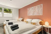 Flamingo - Design Old Building, Central, Terrace, PS4 & Stream Hotels in Frankenberg