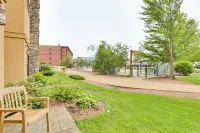 1st-floor Wisconsin Resort Condo w/ Patio! - 3-Star