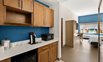 Holiday Inn Express & Suites Raleigh NE - Medical Ctr Area