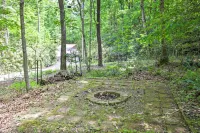Fire Pit & Forest Views: Secluded Murphy Cabin! - Wifi