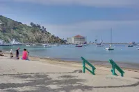 Catalina Island Duplex - Steps to Beach and Pier!