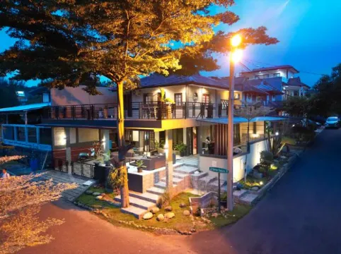 Teras Teduh Warm Pool & Mountain View Villa