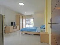 Sansuk Apartment Hotels in Pathum Thani