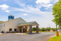 Cobblestone Inn & Suites - Winters