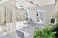 Alekos Luxury Suites Free 24h Transportation from - to Airport