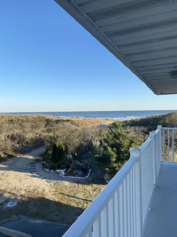 Only steps to the sand!