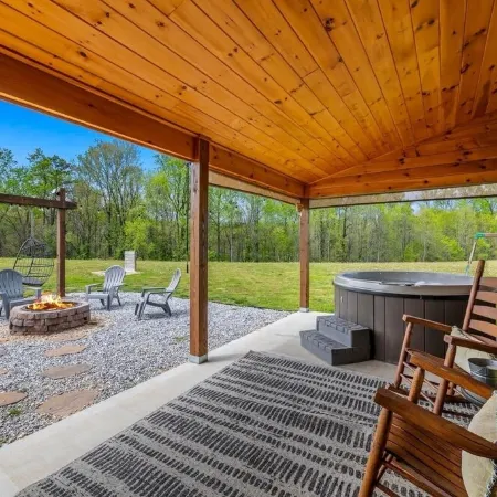 Stunning Views,Hot Tub, Game Room,Zero Stair Entry