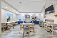 AmericInn by Wyndham Urbana Hotels in Cunningham Township