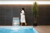 Hotel la Meridiana, Lake & Spa - Kolam Renang