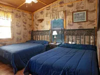 5-bedroom lodge near Ozark National Forest and Lake Fort Smith state park.