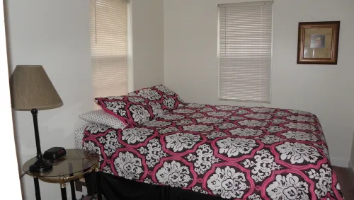 Lakeview Bungalow Retreat on Captain Ron's #8 Hotels in Jasper Township