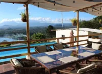 Hermosa Casa Bamboo Con Vistas! Hotels in El Cerinal