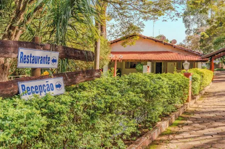 Hotel Estância Santa Amélia Отели в г. Монти-Алту