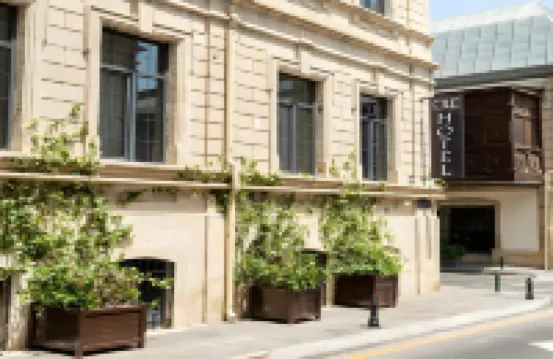 OLFホテル アゼルバイジャン歴史博物館周辺のホテル