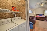 Pet-Friendly Cabin w/ Dock on Claytor Lake! - parking
