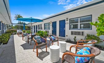 Hollywood Beach Suites and Hotel