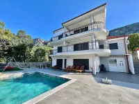 Group Holiday Villa with Pool - Pools