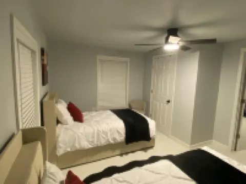 The WrightWay Oasis. 3Bedroom House 1Bath with a Fitness Room, Wi-Fi an Smart Tv 布萊斯維爾酒店