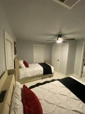 Wright Way Oasis. 3-bedroom house 2 bath with a  fitness room, Wi-Fi an Smart Tv