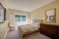 "Charming 3 Br Old Town Retreat. Steps from Historic Main Street"