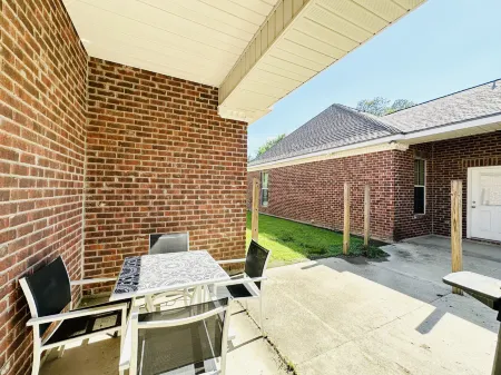 Private Oasis with New Orleans Décor - Spacious Serene Villa