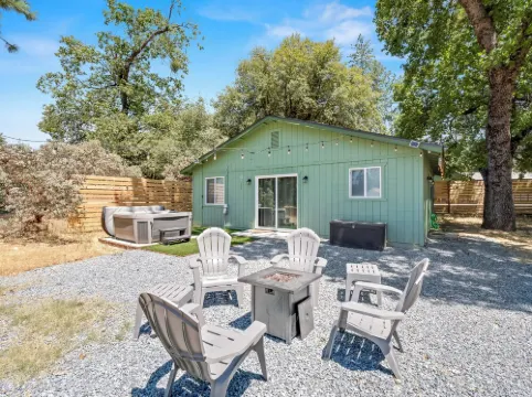 Sugar Pine Cottage I KINGS Yosemite & Bass Getaway