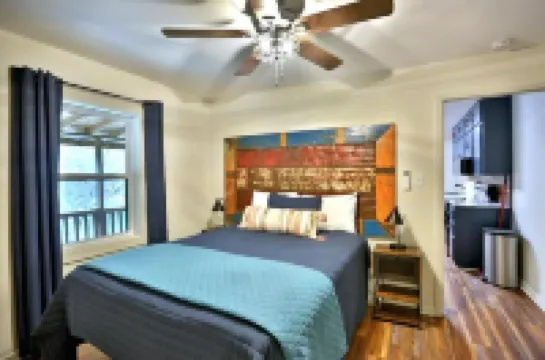 The Hala Lodge and Campground -Riverfront Class 5 -2bed/2bath on Nantahala River