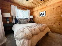 Charming Rural Retreat: Perfect for Work, Play, or Extended Stays