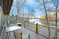 Lake Front, Beautiful views, Gentle slope to Lake, Hot tub, Close to Downtown.
