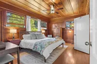 Spacious 6-bedroom house in brilliant Hawi with WiFi, fitness room فنادق في هاوي