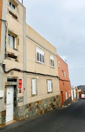 Flat with jacuzzi in suite.