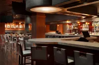 DoubleTree by Hilton Minneapolis-Park Place - bar