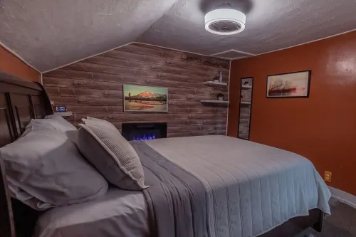 Chic 1-bedroom apartment with WiFi, AC in fabulous Sheboygan