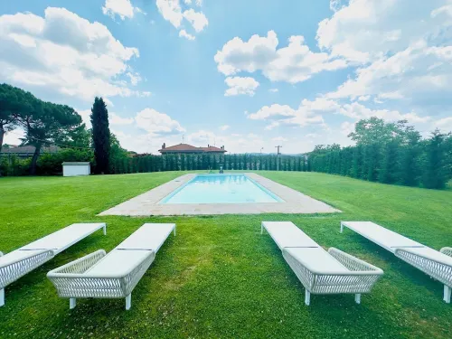 Home in the heart of Tuscany Hotels in Lucignano