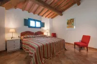 Large Holiday Apartment Tuscany, Ancient Farm, Nature, Swimming Pool, 4 Guests Hotels in Montemurlo