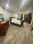 On The New River Newly Renovated 3 bedroom, 1 loft 3.5 bath and dock - WiFi