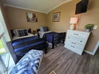 3Br & 2BA Home, King, 2.7 mi to Airport