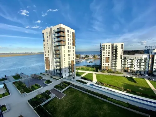 Kent Breath-Taking VIEW 2BD/2BA With Free Parking Hotels in Gillingham