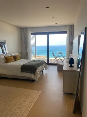 Meravigliosa Villa con Vista su Canale di Sicilia e Piscina a Sfioro