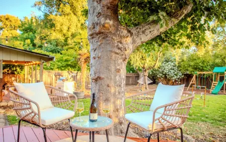 Pool Paradise in Wine Country!