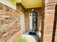 Beautiful 2-Bedroom Townhome with King Size Beds in Cordova Memphis