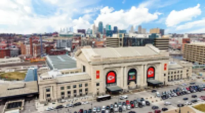 Charming newly Renovated, Pet friendly, Wi-Fi, close to Union Station/Plaza area