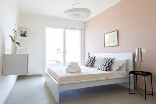 On the sea of Acitrezza with a view of the Faraglioni rocks and private descent to the sea.