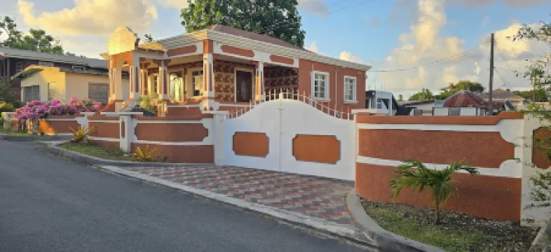 HISTORIC MONOR.  Charming 2-bedroom house with WiFi, AC in delightful Bridgetown